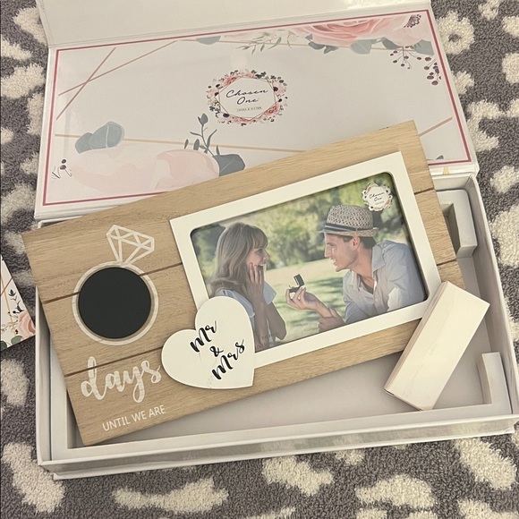 Engagement Photo Frame - Picture 3 of 4